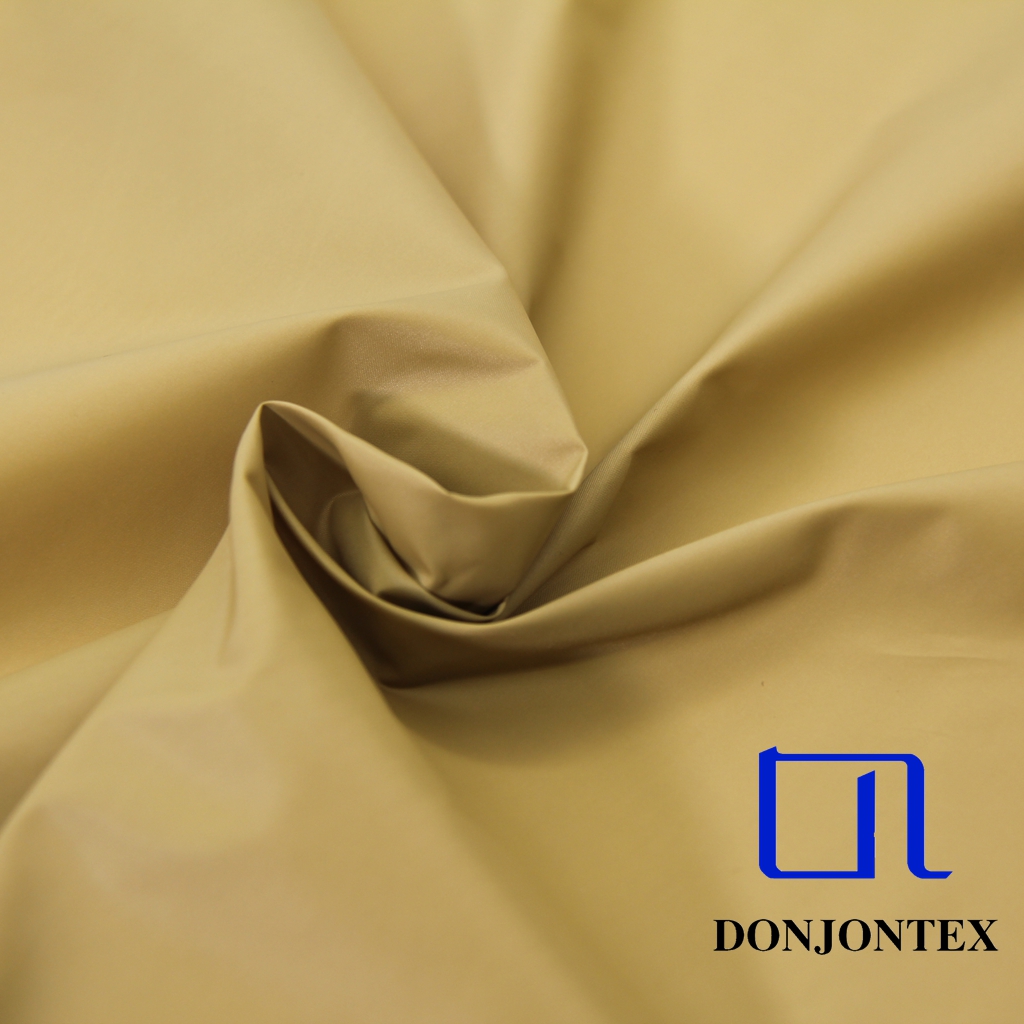 Ultralight Anti-tear Down-proof Anti-wrinkle 380T Nylon Taffeta Cire Fabric For Down-proof Jacket